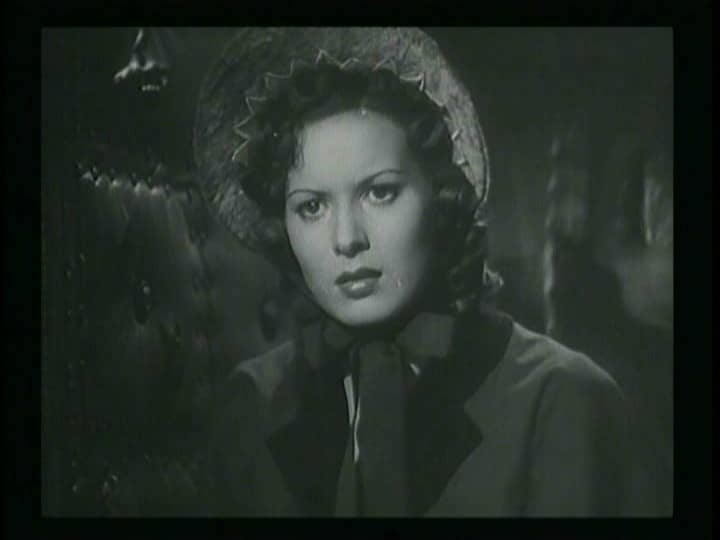 Maureen O'Hara in Jamaica Inn (1939, dir. Alfred Hitchcock) US Kino DVD, green variant